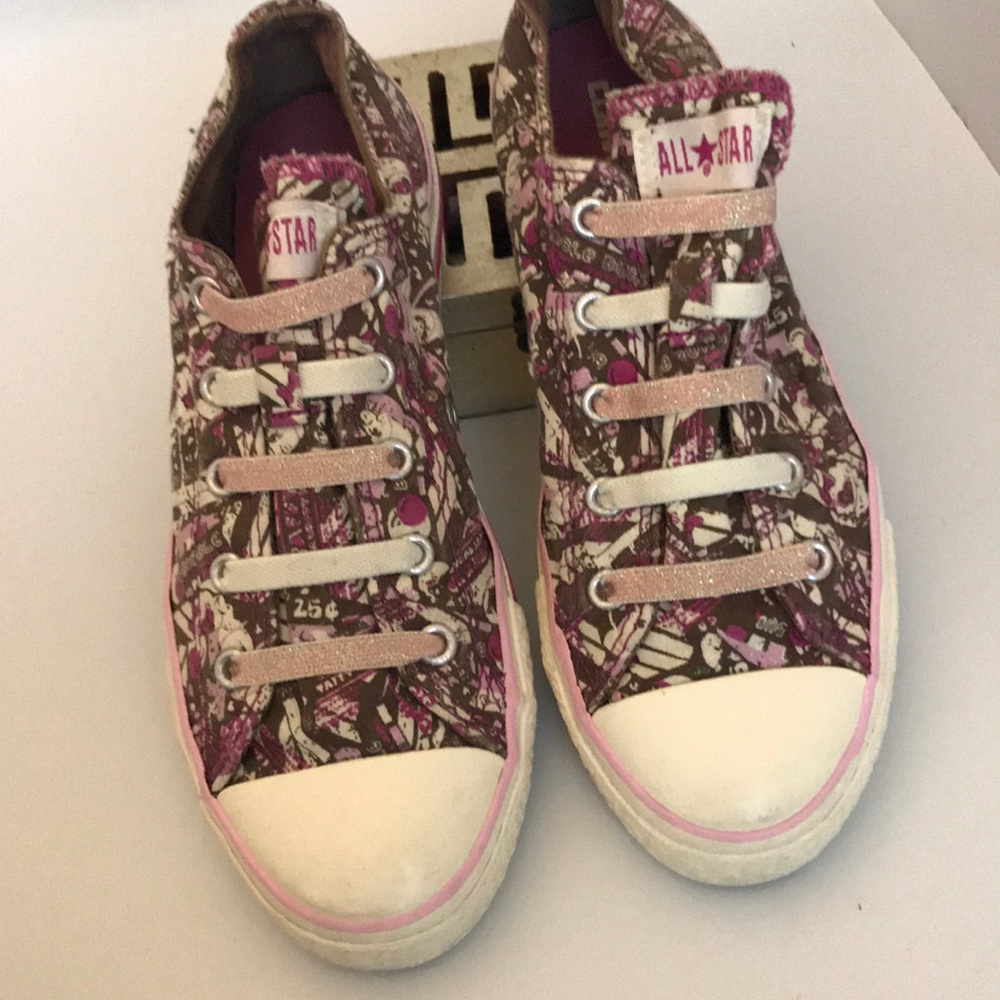 🔴 Kids CONVERSE BUBBLE GUM shoes Size 3